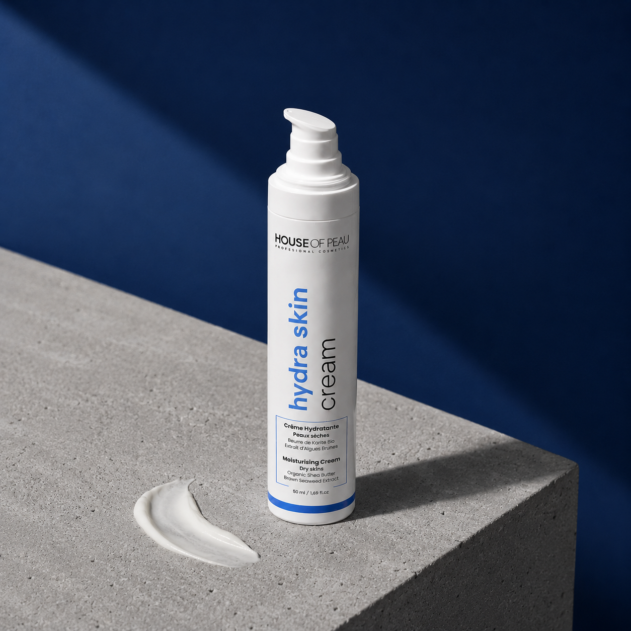 creme_visage_hydratante_skincare_face_cream_moisturising_cosmetique_professionnel_institut_estheticienne_professional_aesthetic_peaux_seche_dry_skin_water_skin_texture