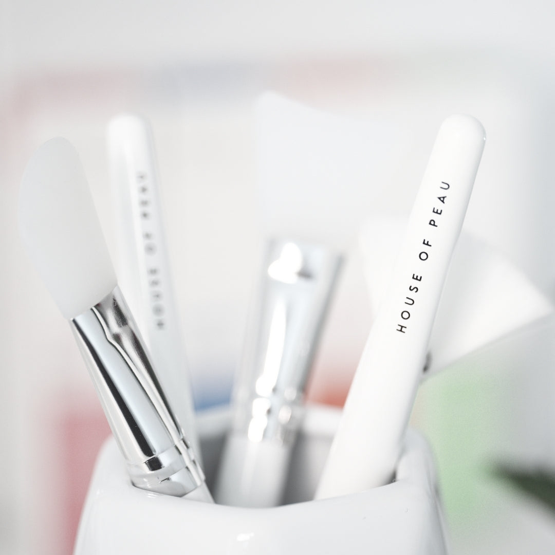 lot_pinceau_poil_blanc_eventail_arrondi_plat_droit_visage_masque_gommage_creme_cosmetique_beaute_skincare_application_nylon_4