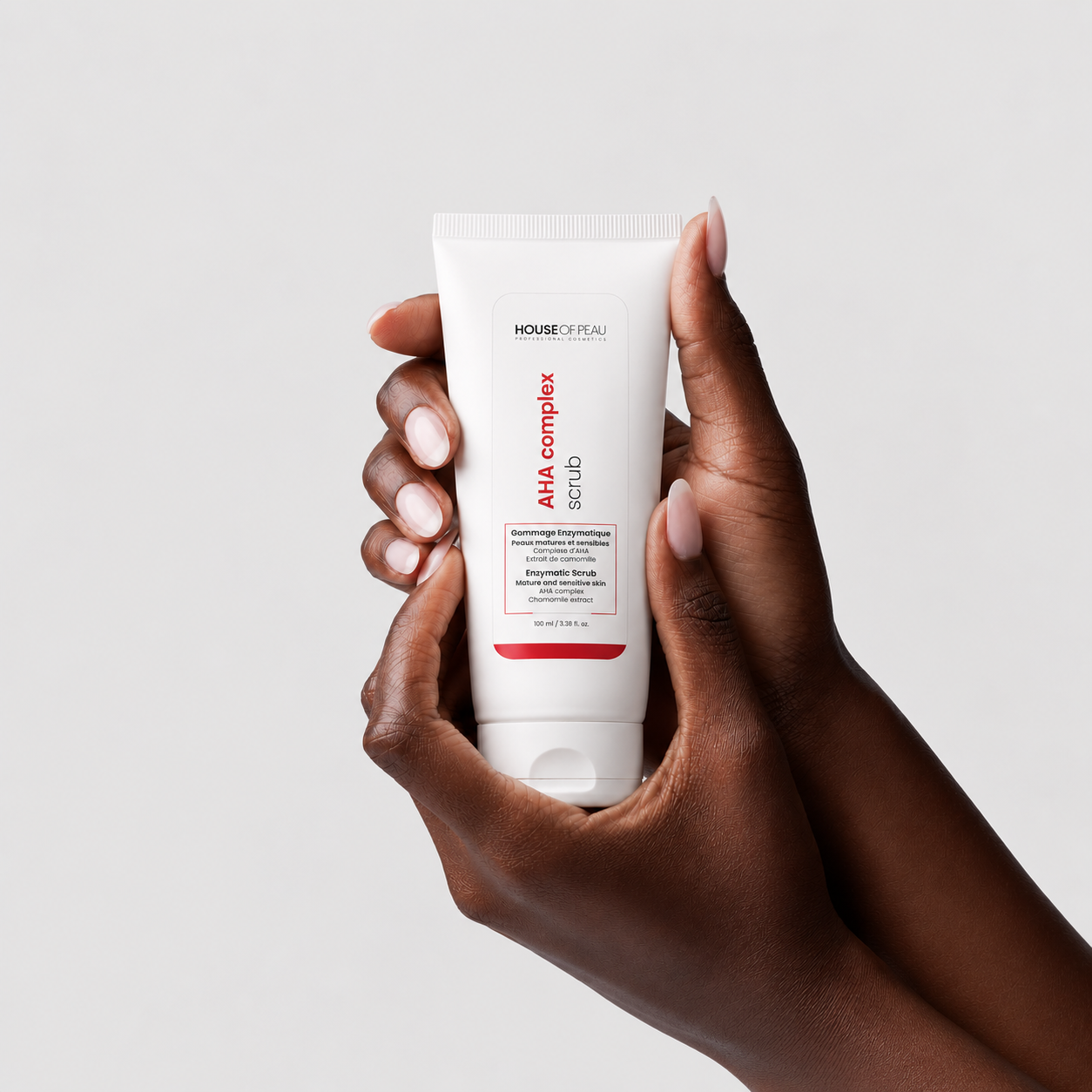 gommage_exfoliant_scrub_exfoliate_chimique_enzymatique_visage_cosmetique_professionnel_skincare_face_beauty_esthetique_aesthetician_salon_institut_ingredient_hand