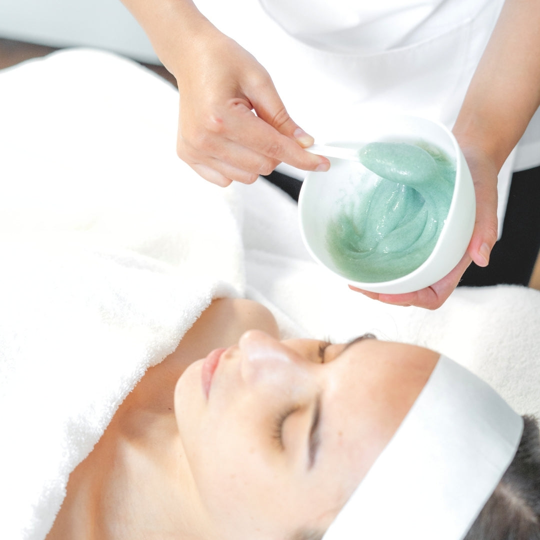 hydrojelly_mask_peel_off_masque_cosmetique_jelly_mask_institut_professionnel_spirulina_esthemax_gel_apply
